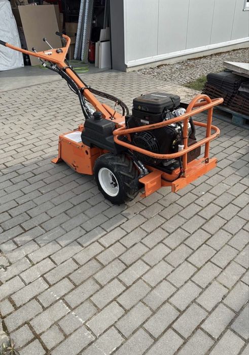 Wynajem maszyn ogrodowych, aerator posypywarka glebogryzarka