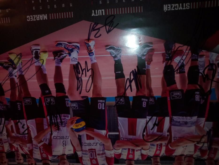 Kalendarz Asseco Resovia z autografami