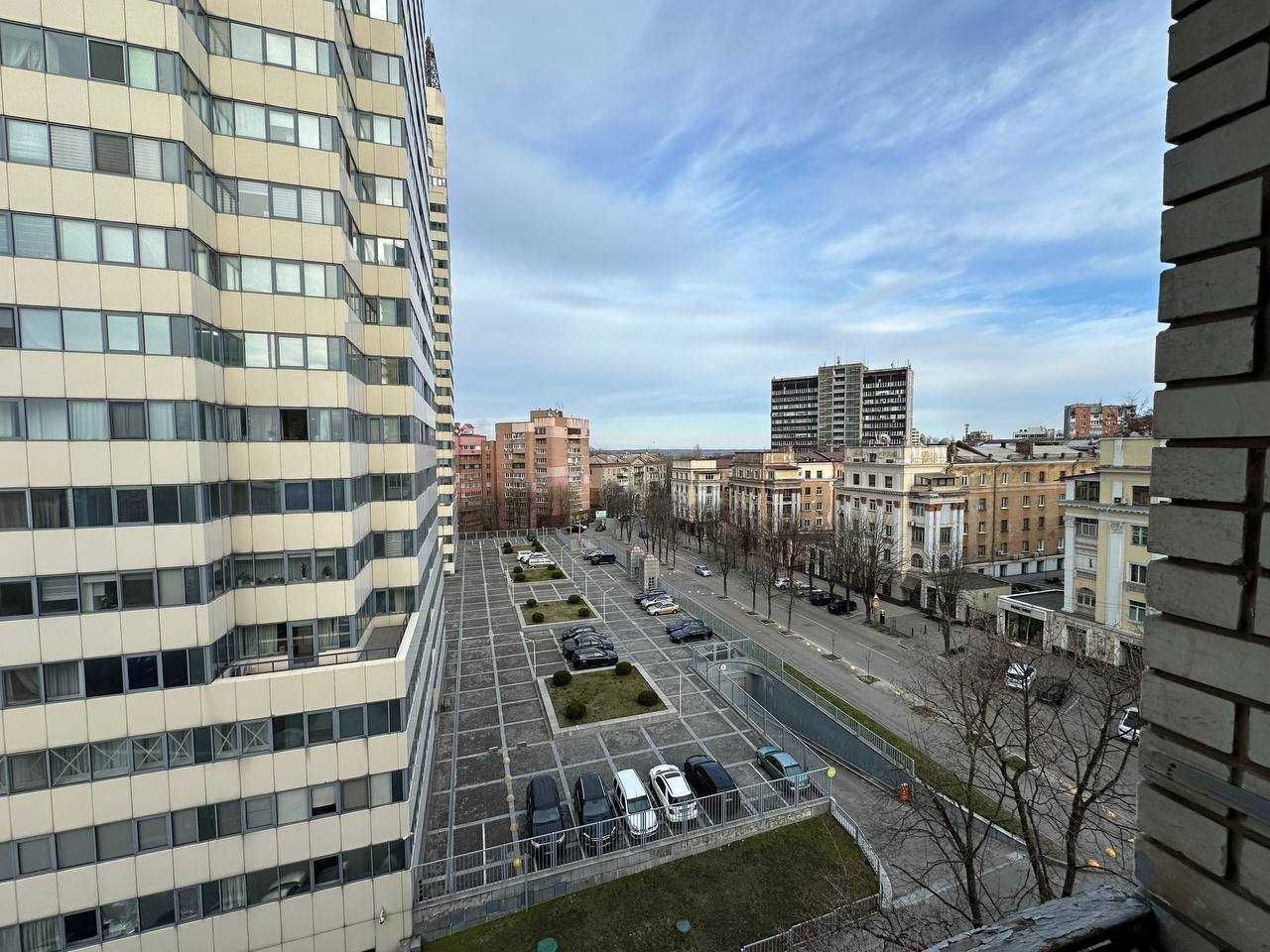 Продам Центр 3 ком квартира Дзержинского Вернадского 33 105 м2