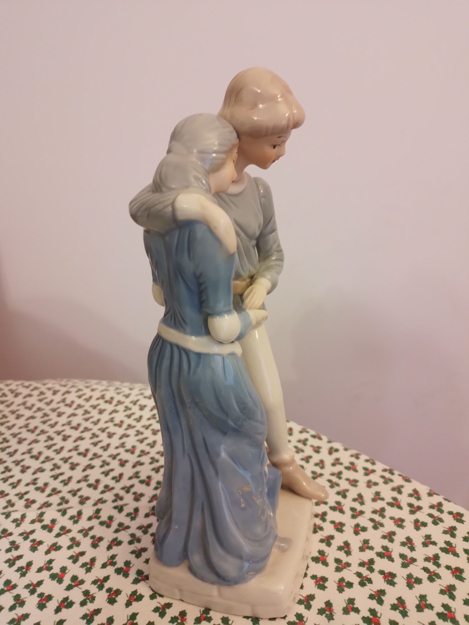 Porcelanowa figurka pary