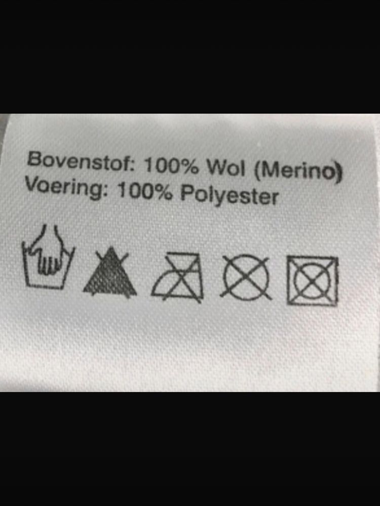 Niebieski cieply zimowy wełniany sweter z golfem merino wool na zime
