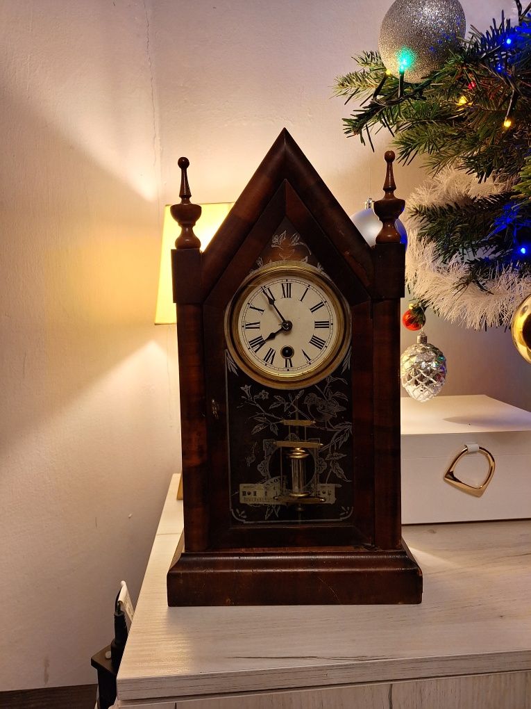 Stary zegar kominkowy kapliczka Ansoinia USA gothic
