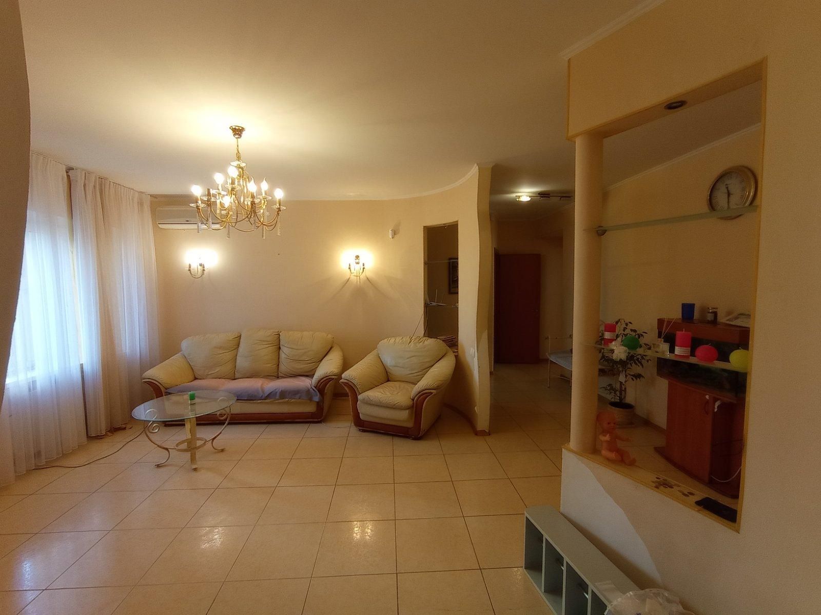 Продам 3- ком. ул. Маршала Говорова в р-не парка Победы(995-959)