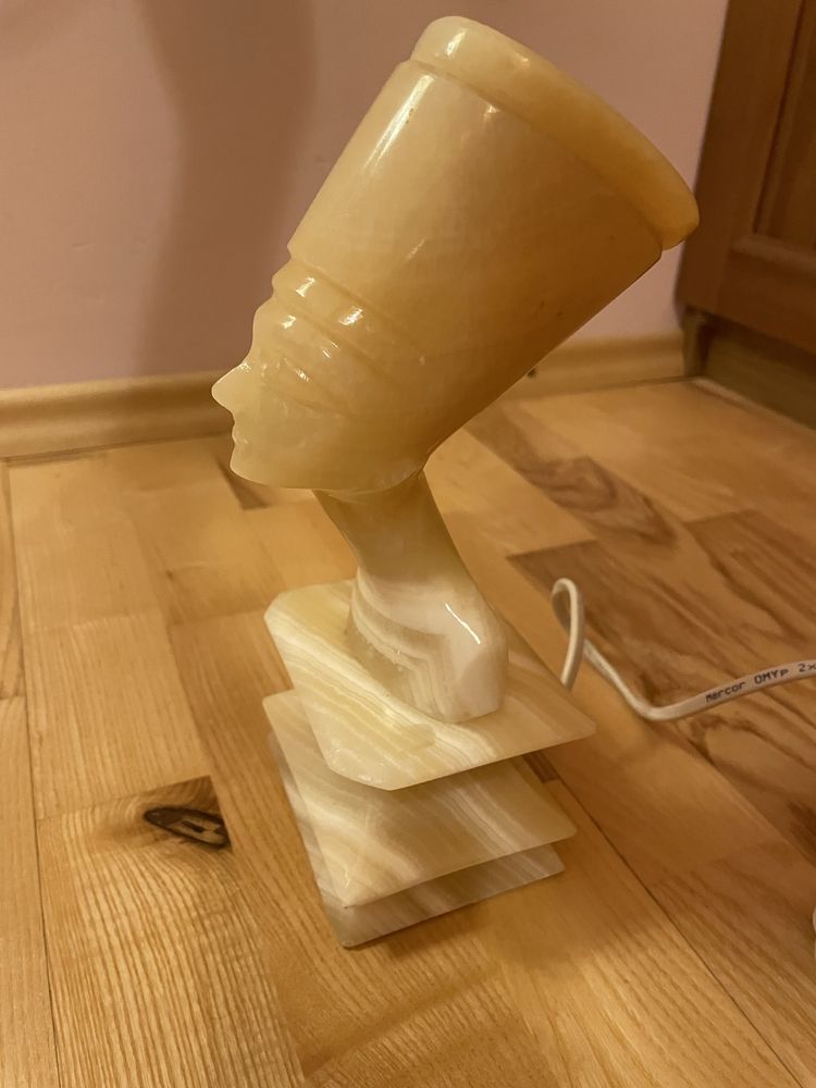 Lampka nocna Nefretete alabaster