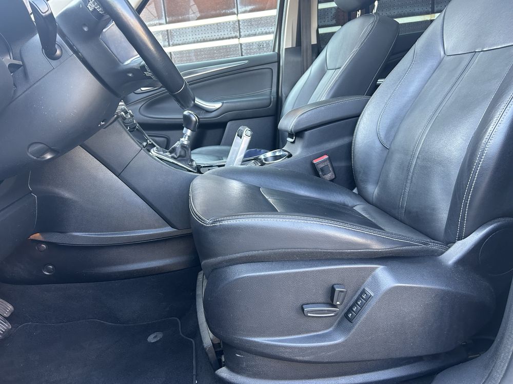 Ford Galaxy 1.6 TDCI (TITANIUM)  7-osobowy z panoramicznym dachem