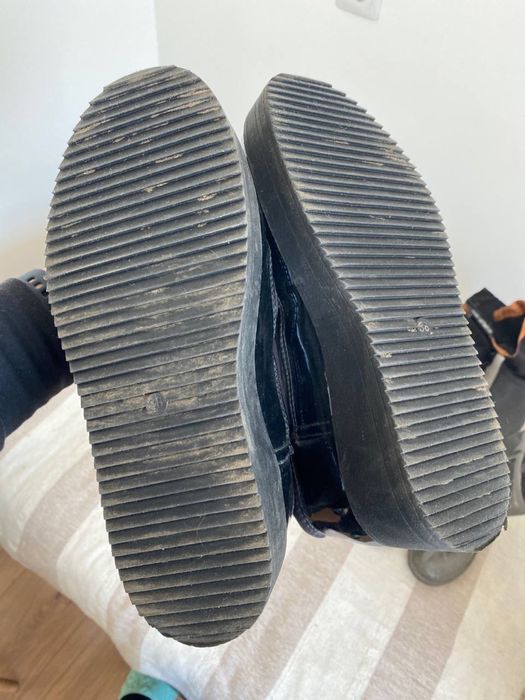 Продам жіночі ботинки