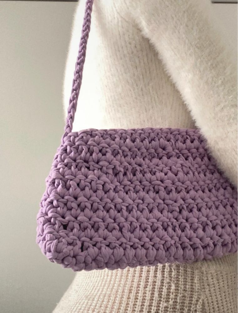 Bolsa violeta de crochê