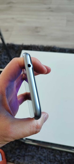 Samsung J3 telefon