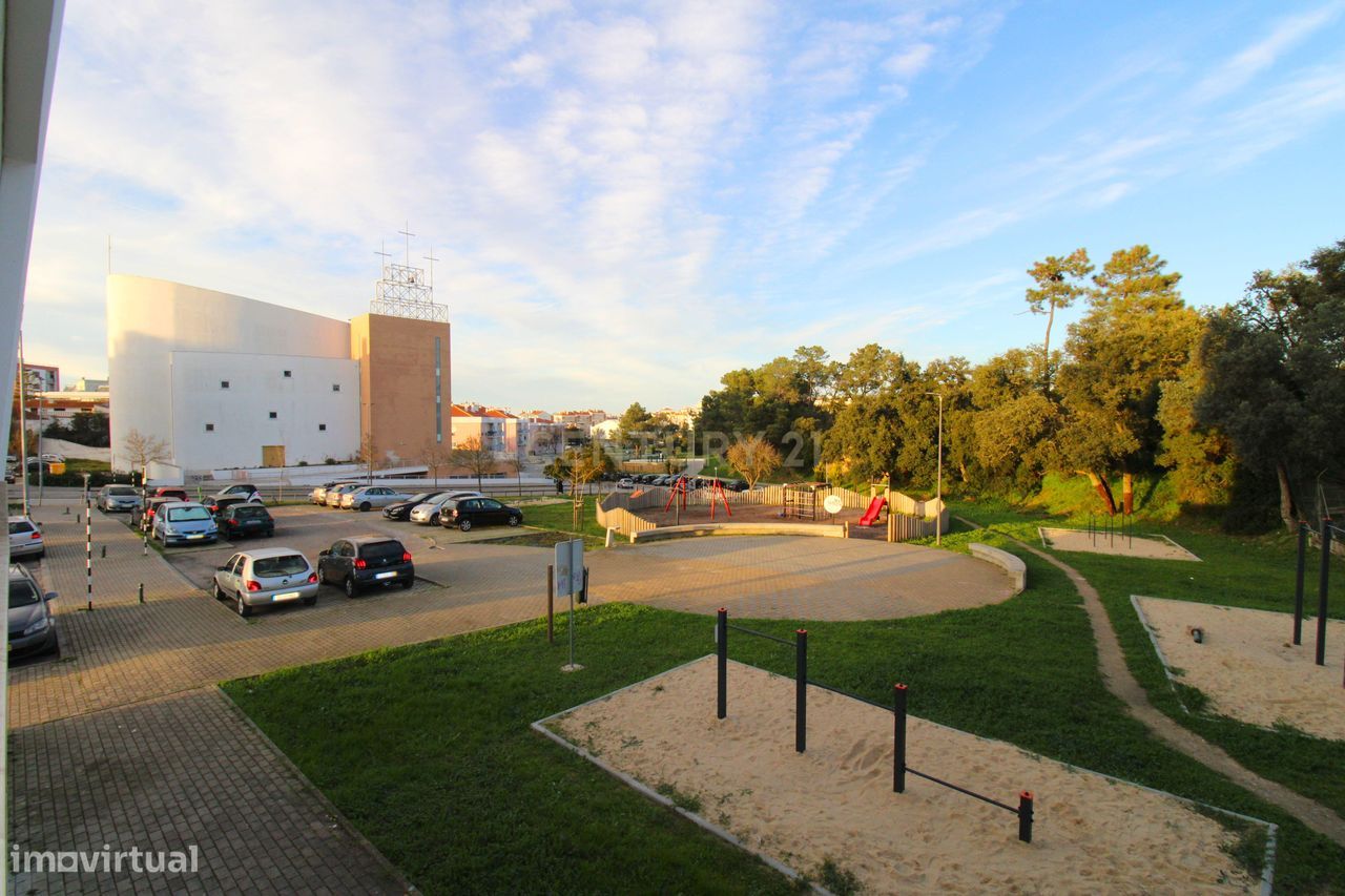 T3 com terraço e box na Quinta de Santa Rita