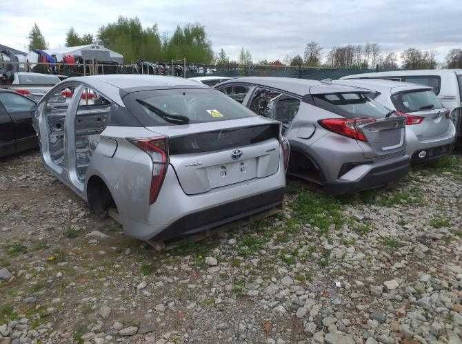 Toyota PRIUS 4-поколение Бампер комплект есть все