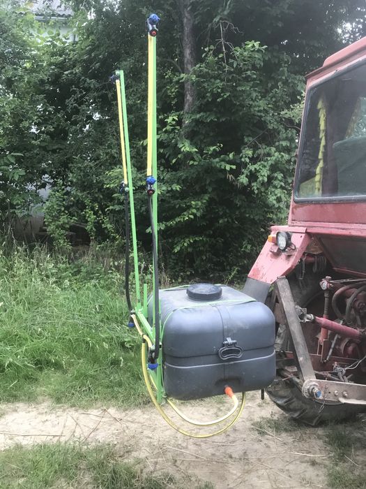 Продаю Оприскувач 5000грн, торг. Обмін оприскувач більше треба 300 л