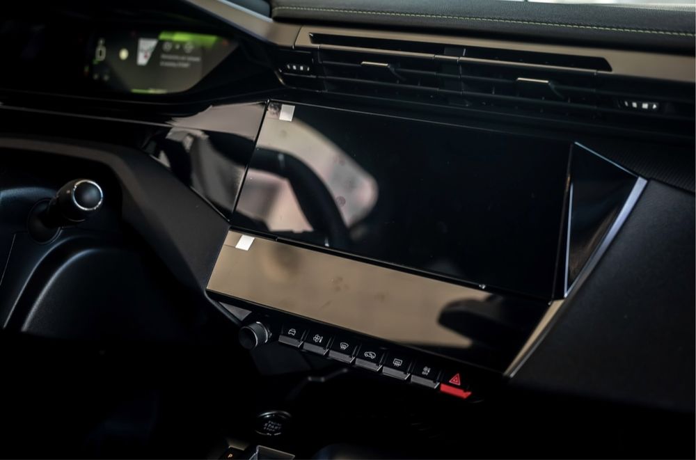 Автомобіль Peugeot 408 пежо 408