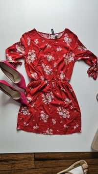 Czerwona sukienka damska hm 36 s  w kwiaty h&m 3/4 rękaw