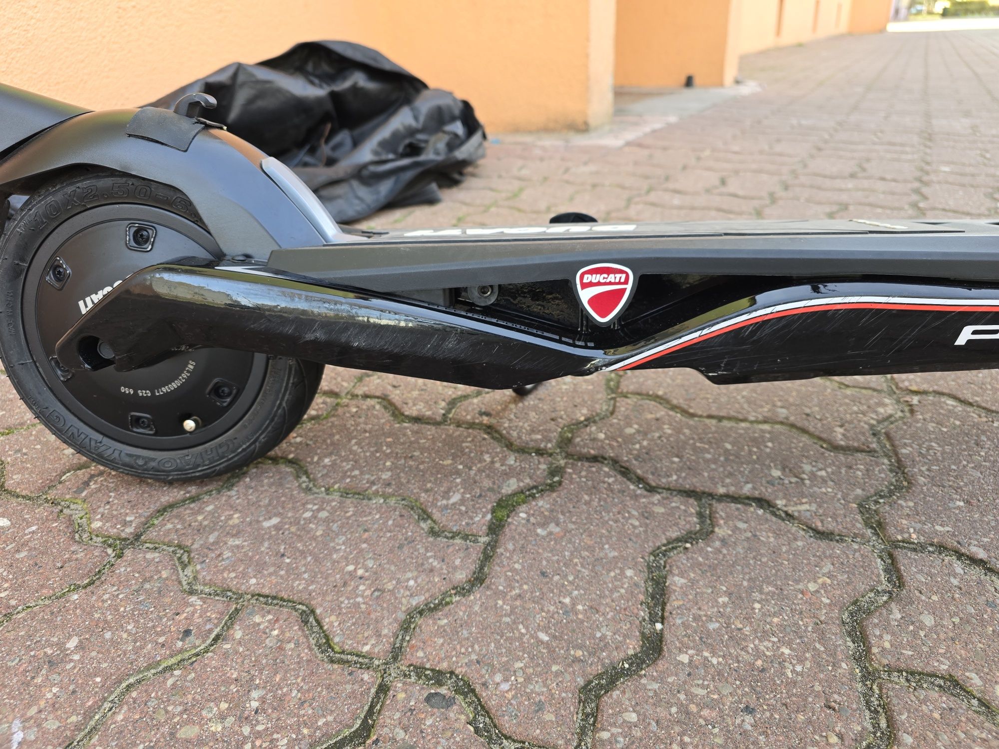 Hulajnoga elektryczna Ducati pro 3
