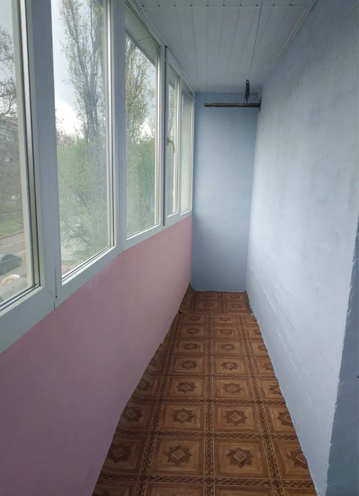 Продаю 2 чешку на пр. Центральном