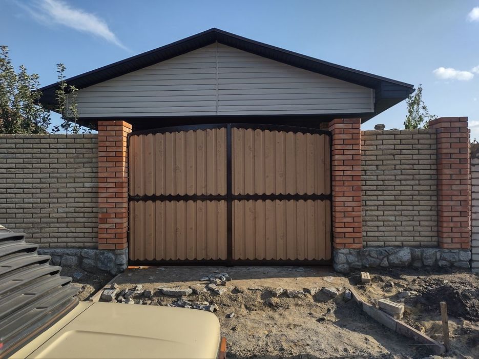 Відкатні та розсувні ворота, автостоянки, поручні, огорожі, двері