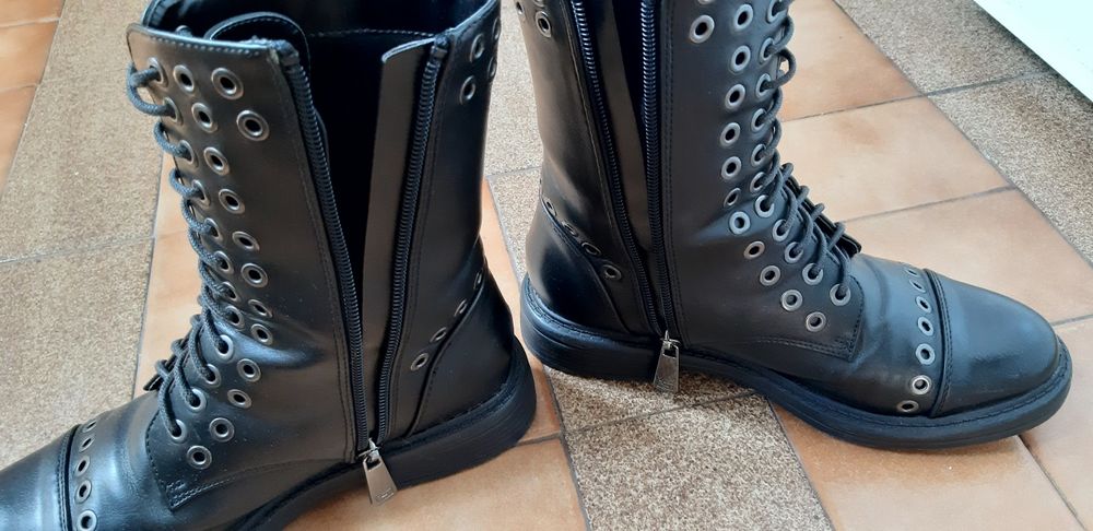 Botas pretas estilo militar 35