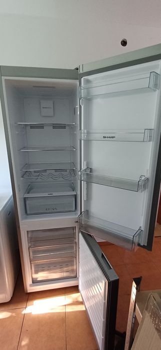 Lodówka Sharpu używana