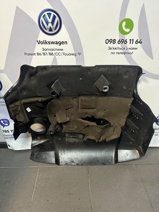 Кришка двигун кришка на двигун CRC 3.0 TDI Touareg 7P NF