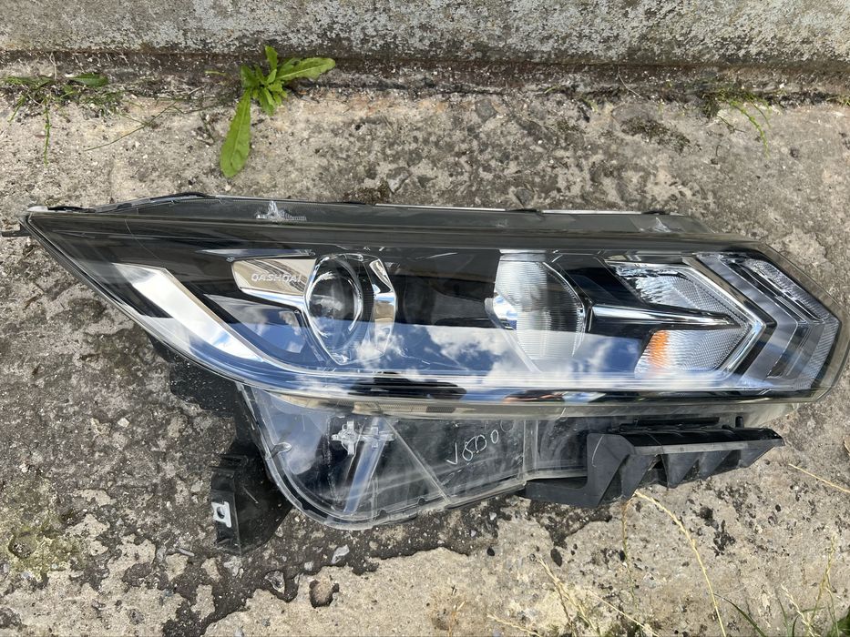 Фара Nissan Qashqai 2017-2021, Nissan Rog