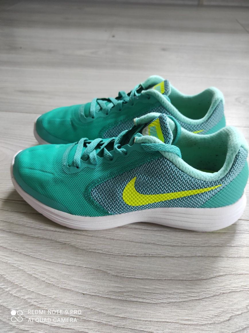 Turkusowe buty Nike rozmiar 38,5