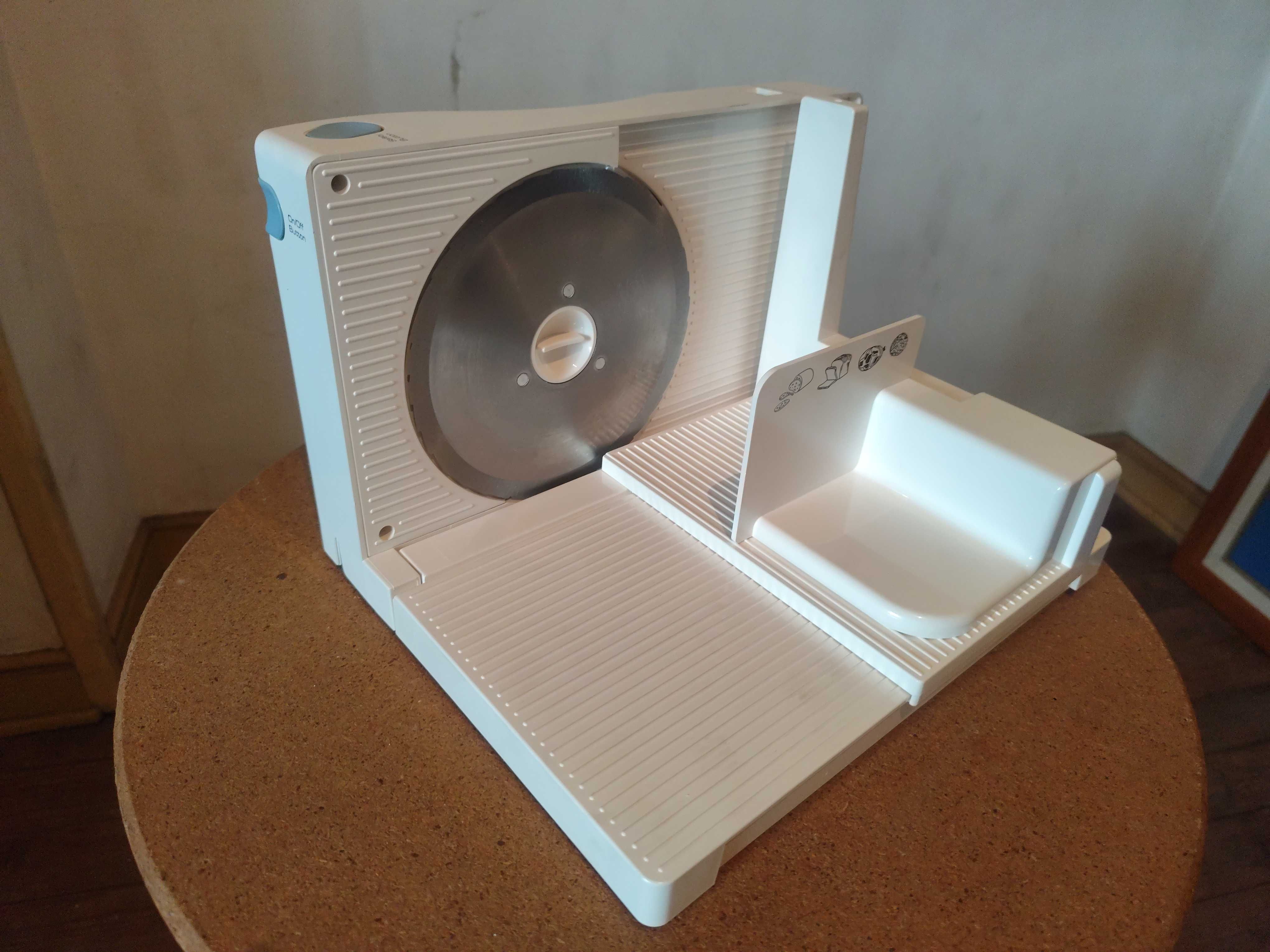 Conjunto de 2 fiambreiras em muito bom estado