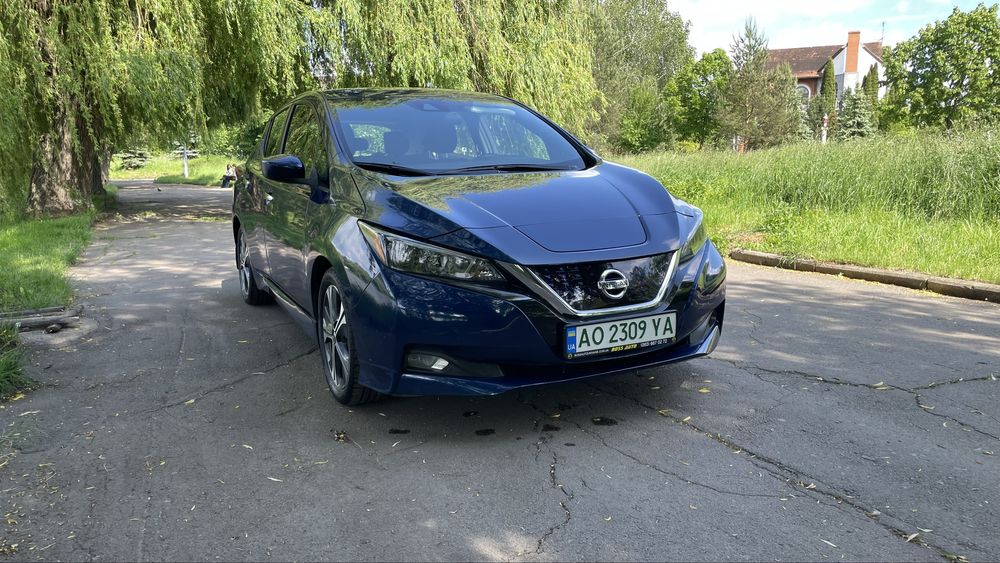 Продам Nissan Leaf