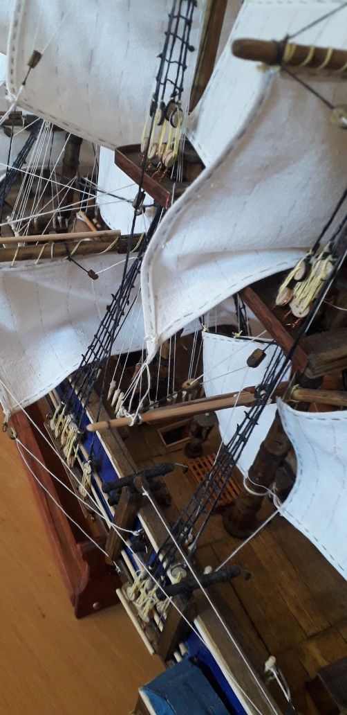 Модель  английского торгового судна 18 века  по типу "Баунти"