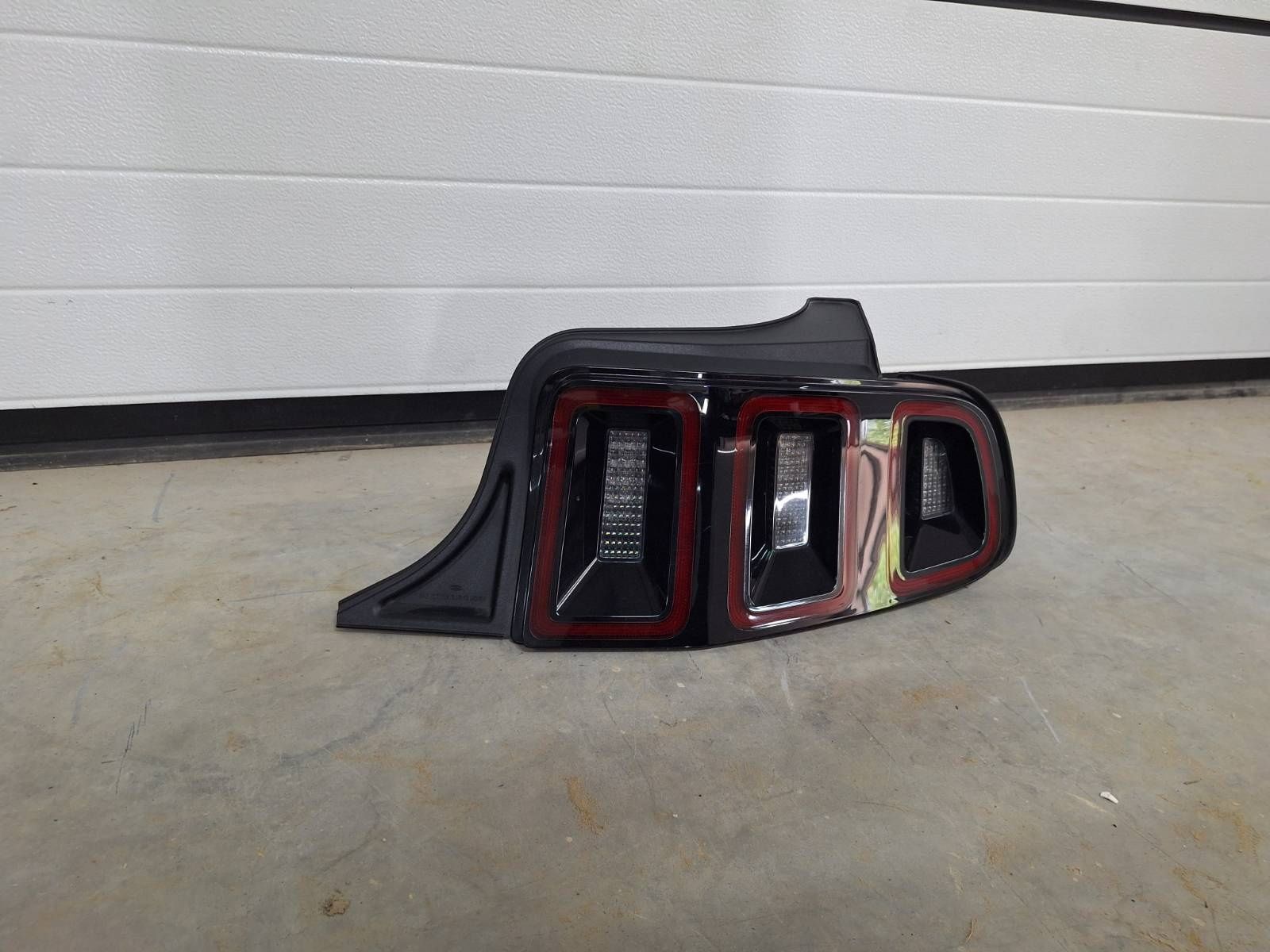 Lampa tylna prawa Ford Mustang V gen LIFT 2013, 2014, S197 nr. 82