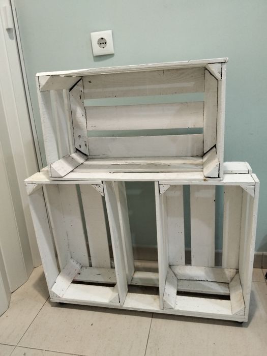 Móvel artesanal em madeira