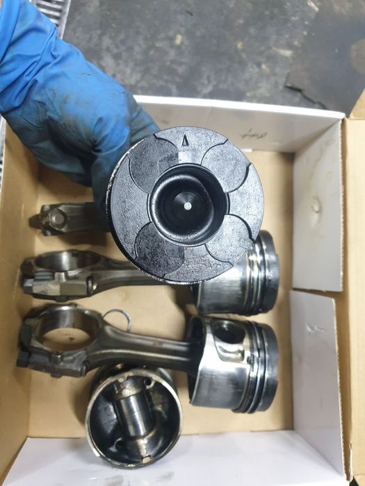 Поршень Шатун 2.5tdi 4D56U 16V Mitsubishi Pajero Sport L200