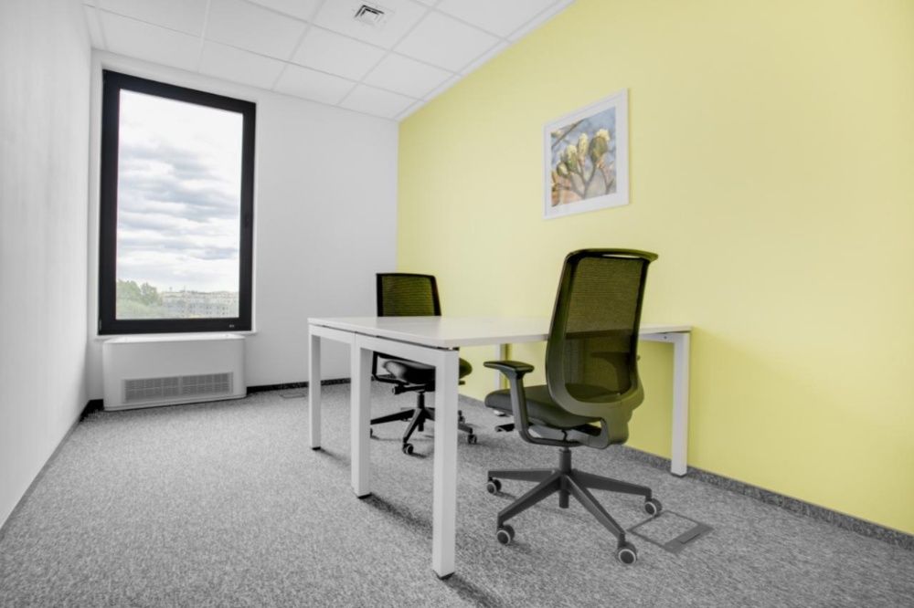 Wynajem biura w Warszawie:Prywatna 1-2 osobowa w Regus Witosa Point