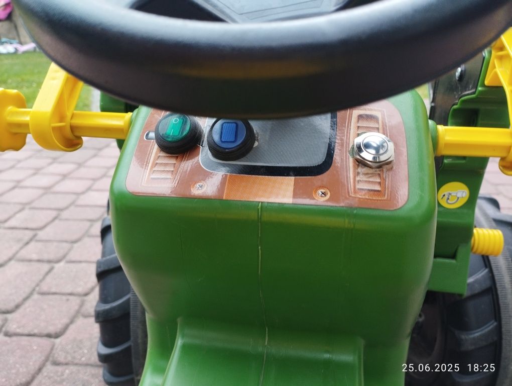 Traktor John Deere 7930, przyczepka, łyżka