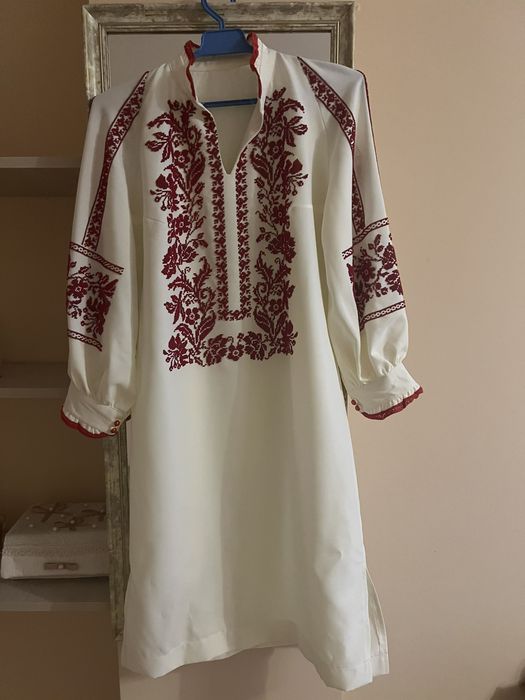 Вишите плаття бісером