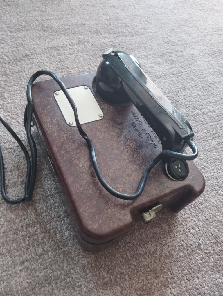 Telefon polowy wojskowy TA 57