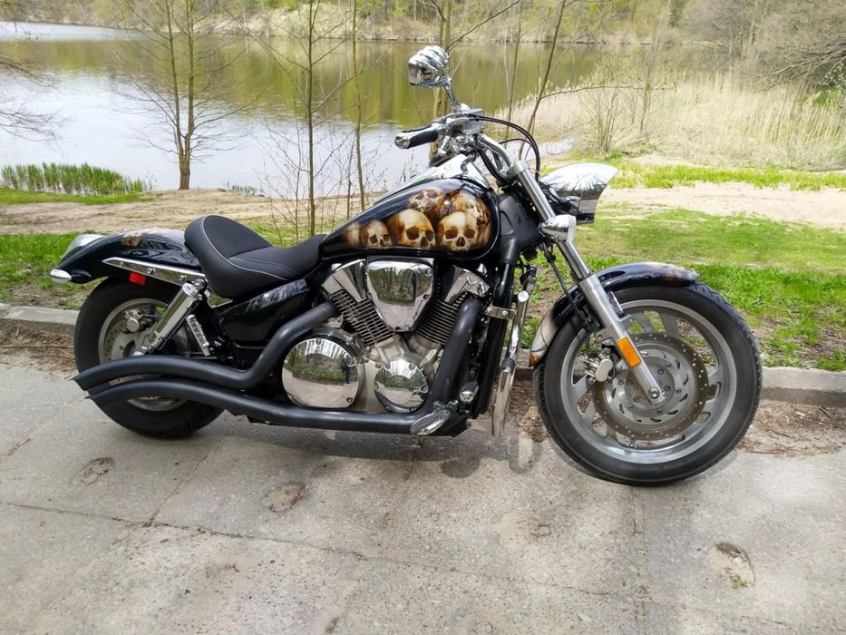 Honda VTX kultowy japończyk z fenomenalnym brzmieniem silnika, malowanie custom