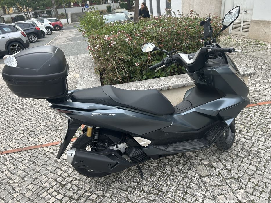 Moto Pcx dx 2025 e top case