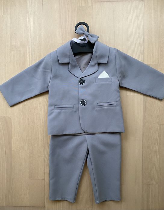 Нарядний костюм на хлопчика 74-80 розмір