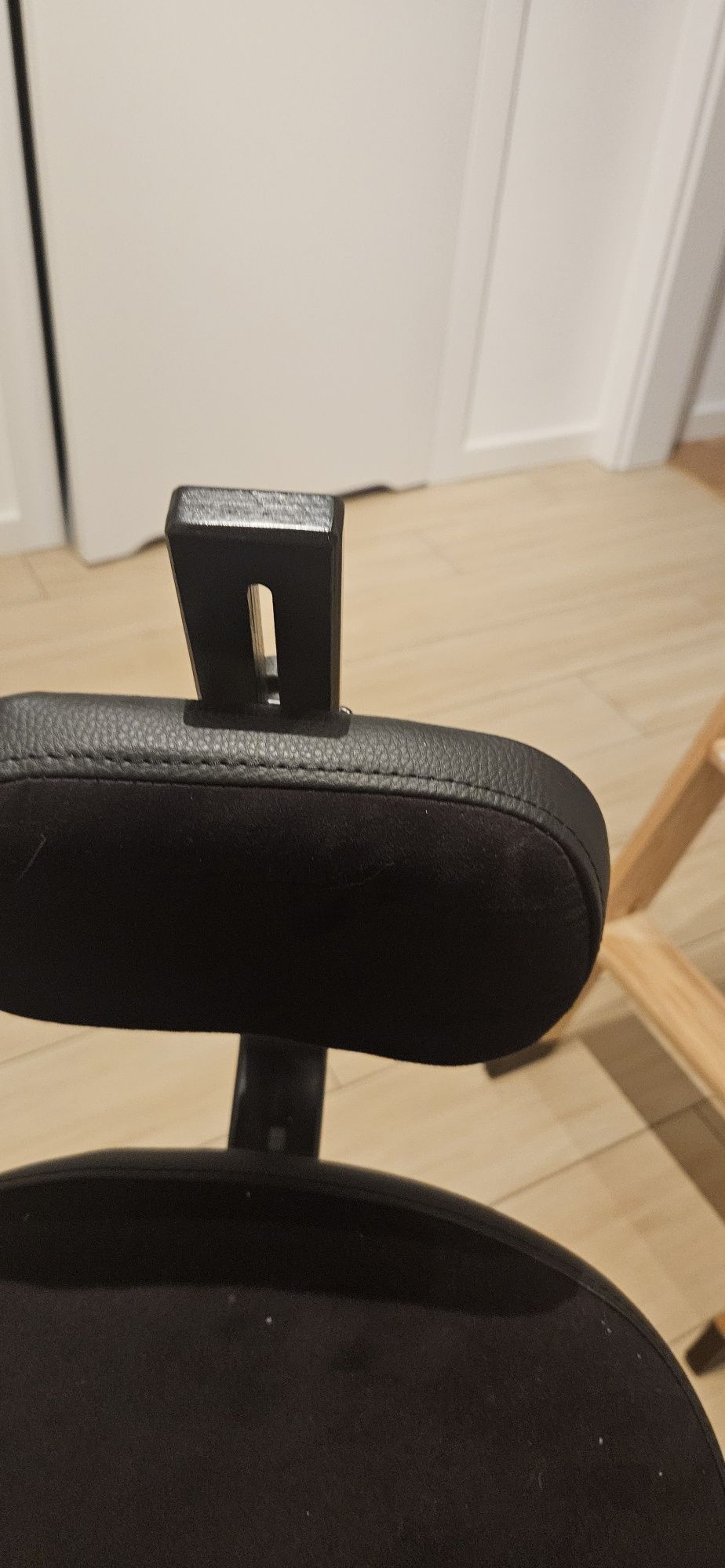 Klękosiad. Klęcznik z oparciem. Ergo comfort plus