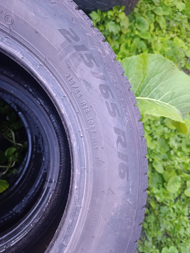 Продам комплект автошин r16 215/65