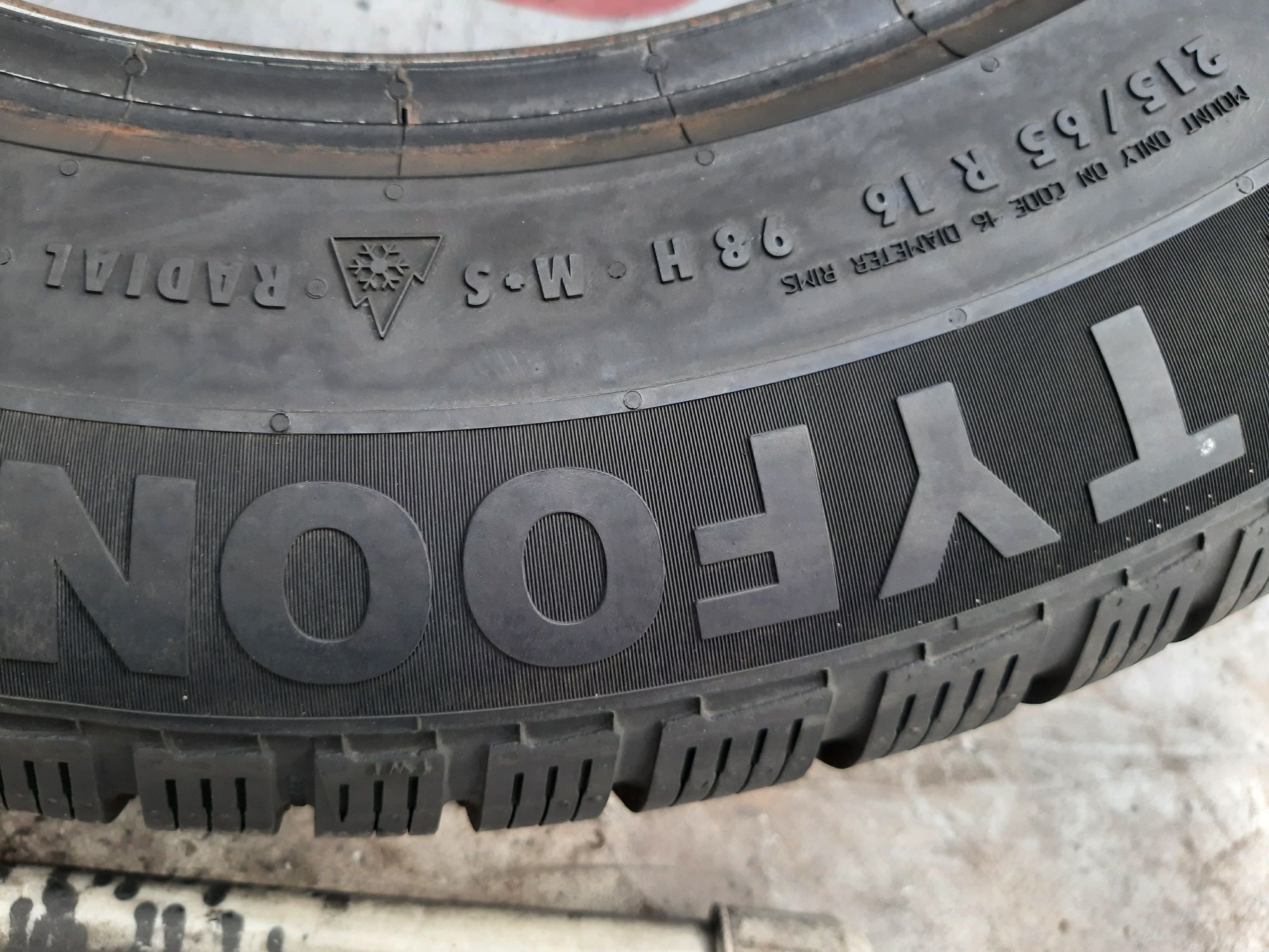 4x 215/65r16 Tyfoon Eurosnow II Silica