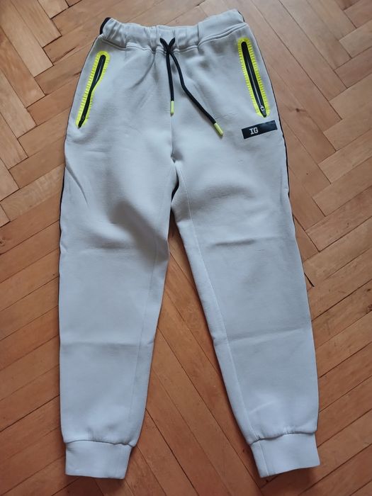 Спортивні штани на хлопця