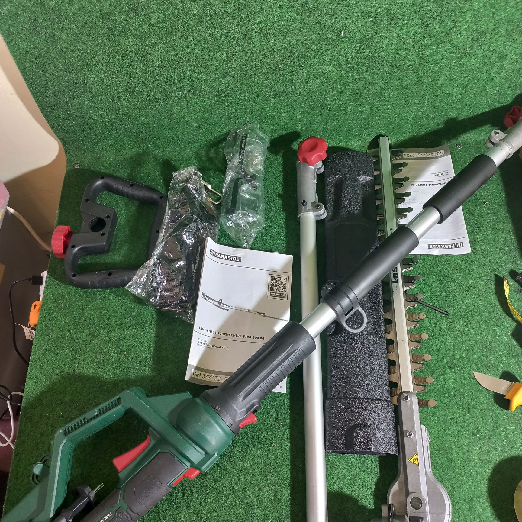 Електро кущоріз Parkside PHSL 900 B4