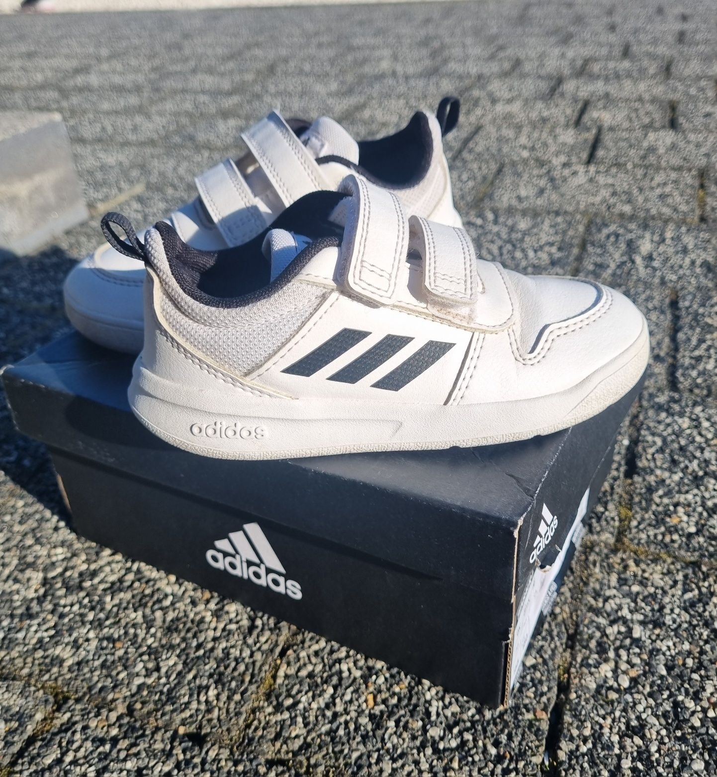 Buty Adidas 26 chłopięce