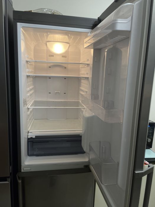 Холодильник Samsung