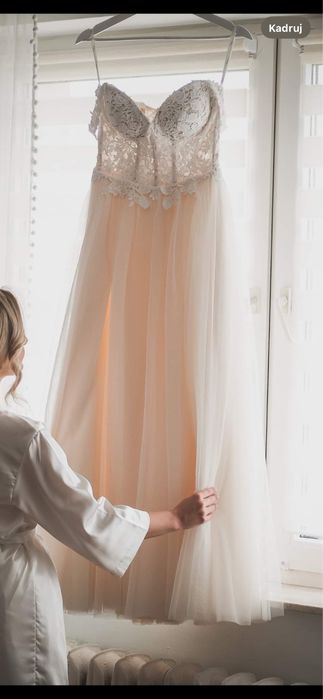 Sukienka ślubna błyszcząca