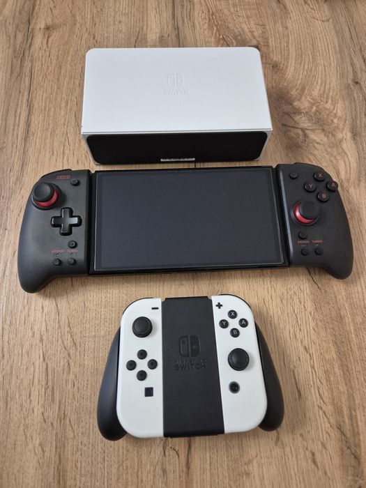 Nintendo Switch OLED + akcesoria