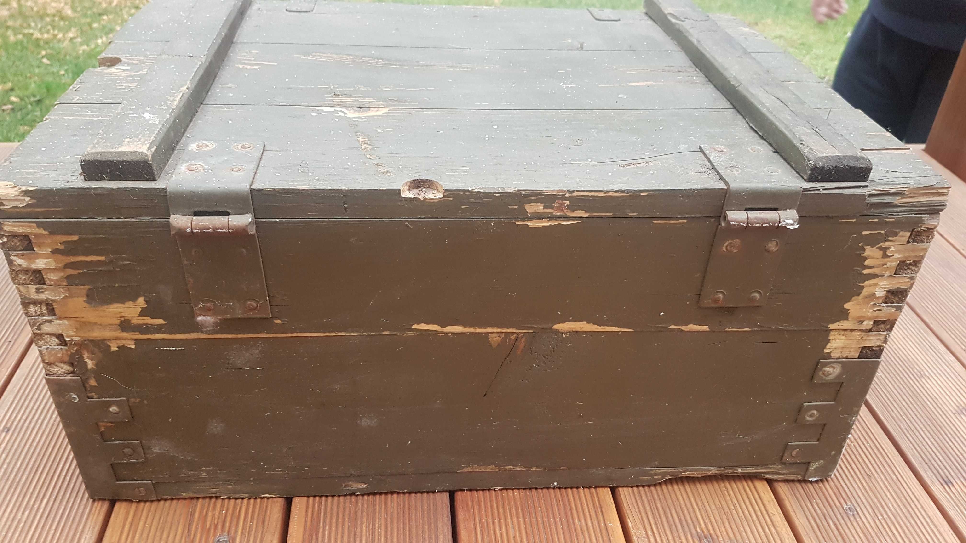 skrzynia drewniana Czechosłowacja zielona 39 x 59 x 27
