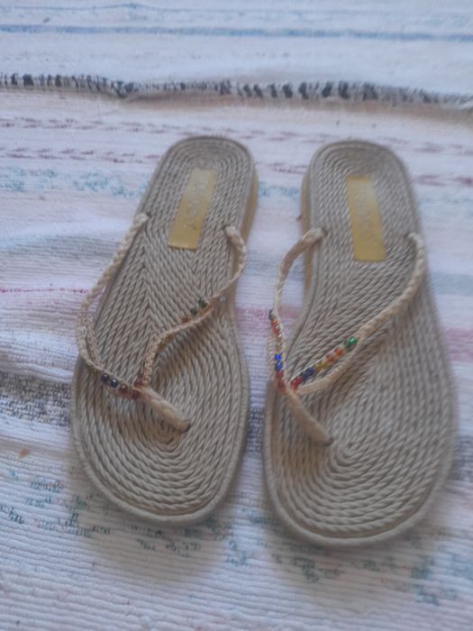 Chinelos para senhora (5€ cada par)