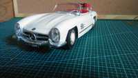 Mercedes 300SL Bburago 1/18 Stan BDB skala 1:18